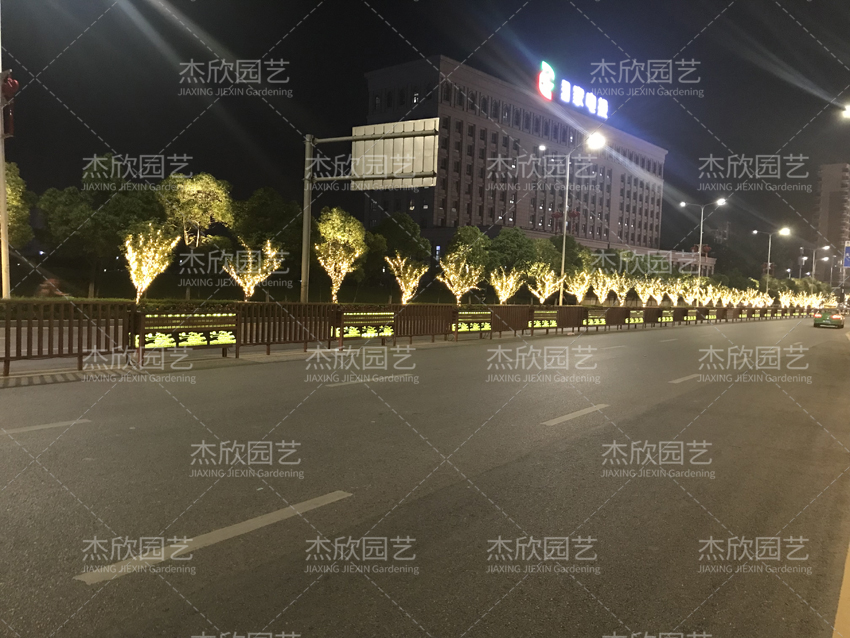 道路發光花箱，提亮街景