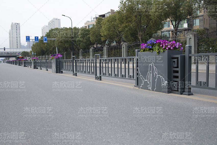 景觀道路花箱和傳統道路花箱有何不同？